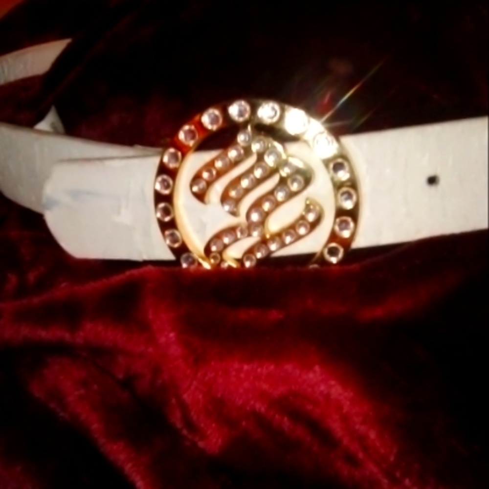 The original ROCAWEAR BELT . White cracked Leather .Gold Buckle.RW
